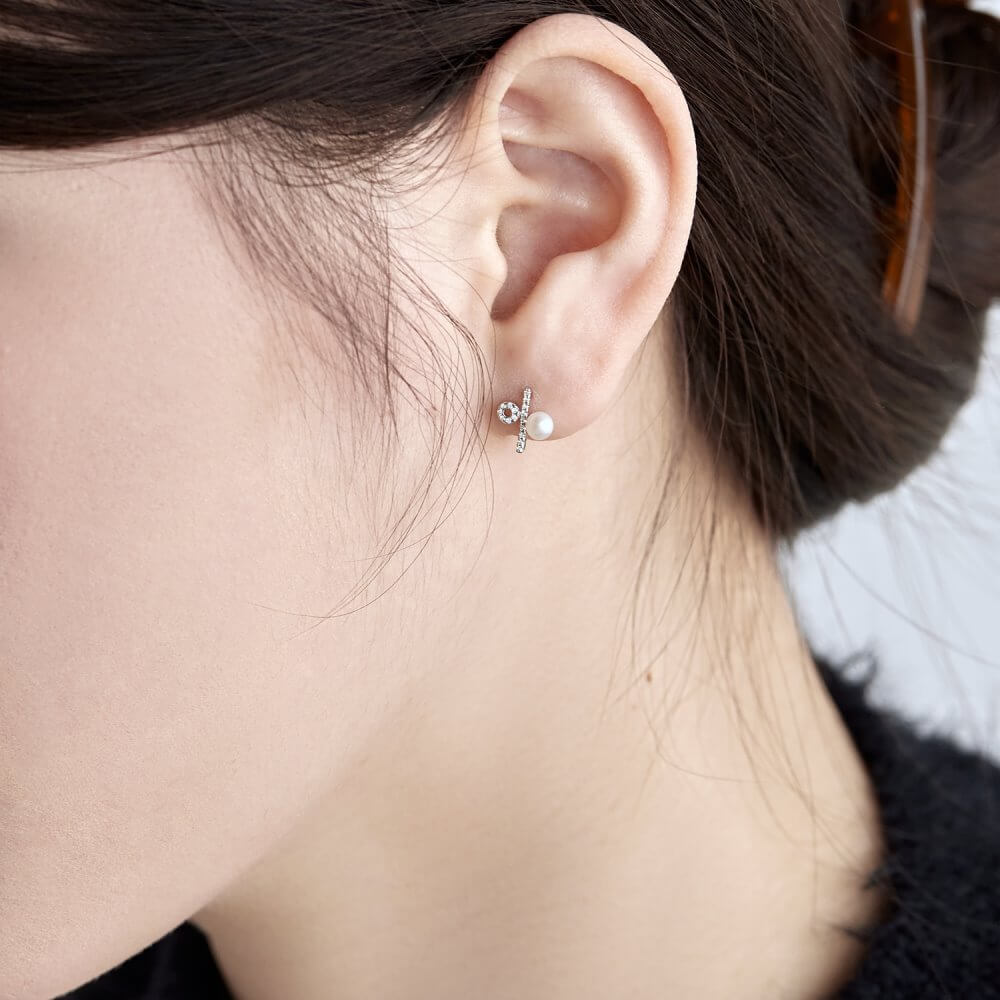 Dainty Diamond Circle Earrings