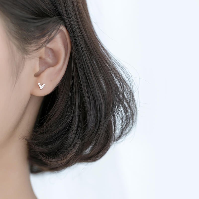 V-shape Flatback Stud Earrings