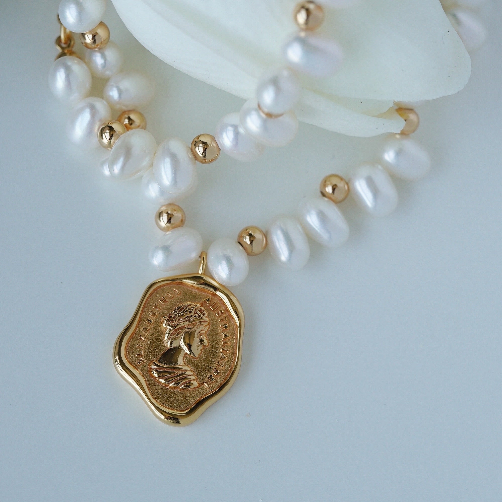 Floral Coin Pearl Necklace - eclorejewelry